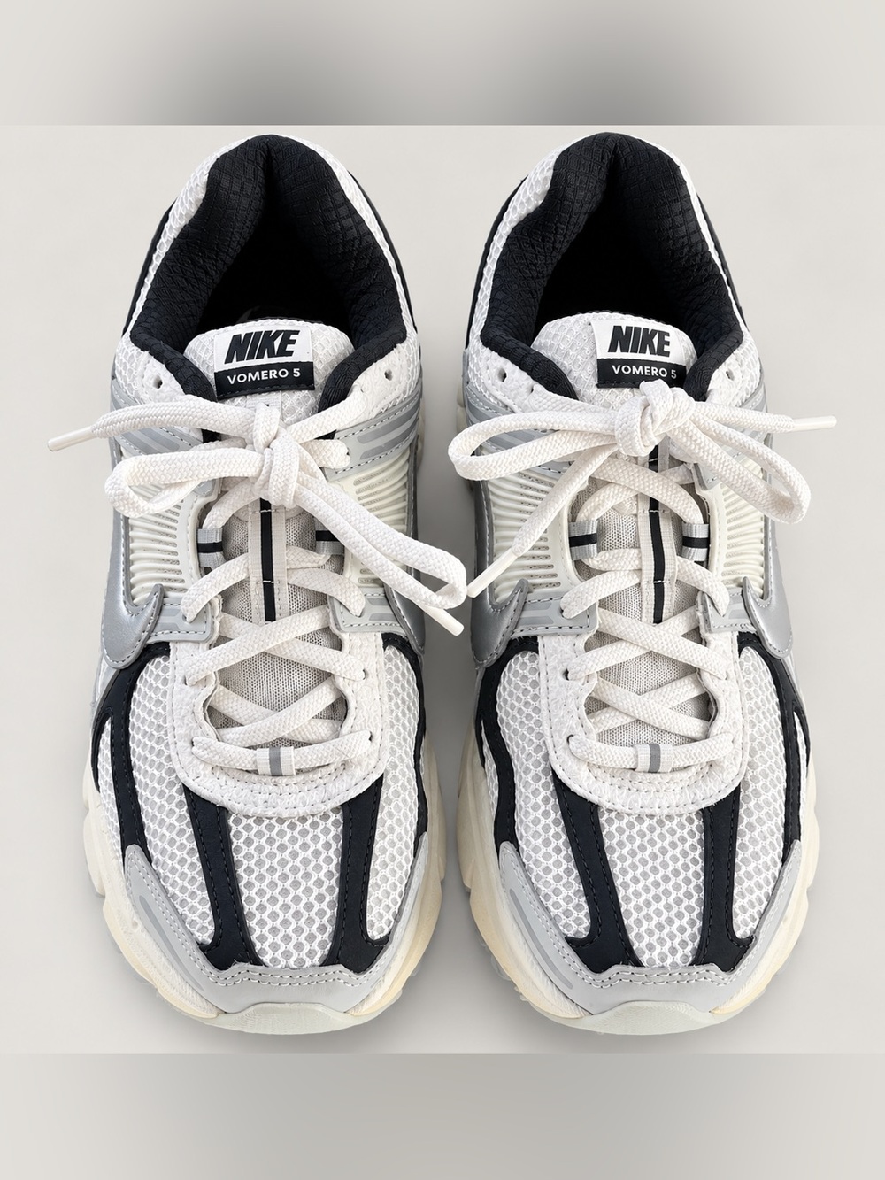 Nike Zoom Vomero 5 Women’s 8.5 White Silver Black Sneakers IO7452-133
